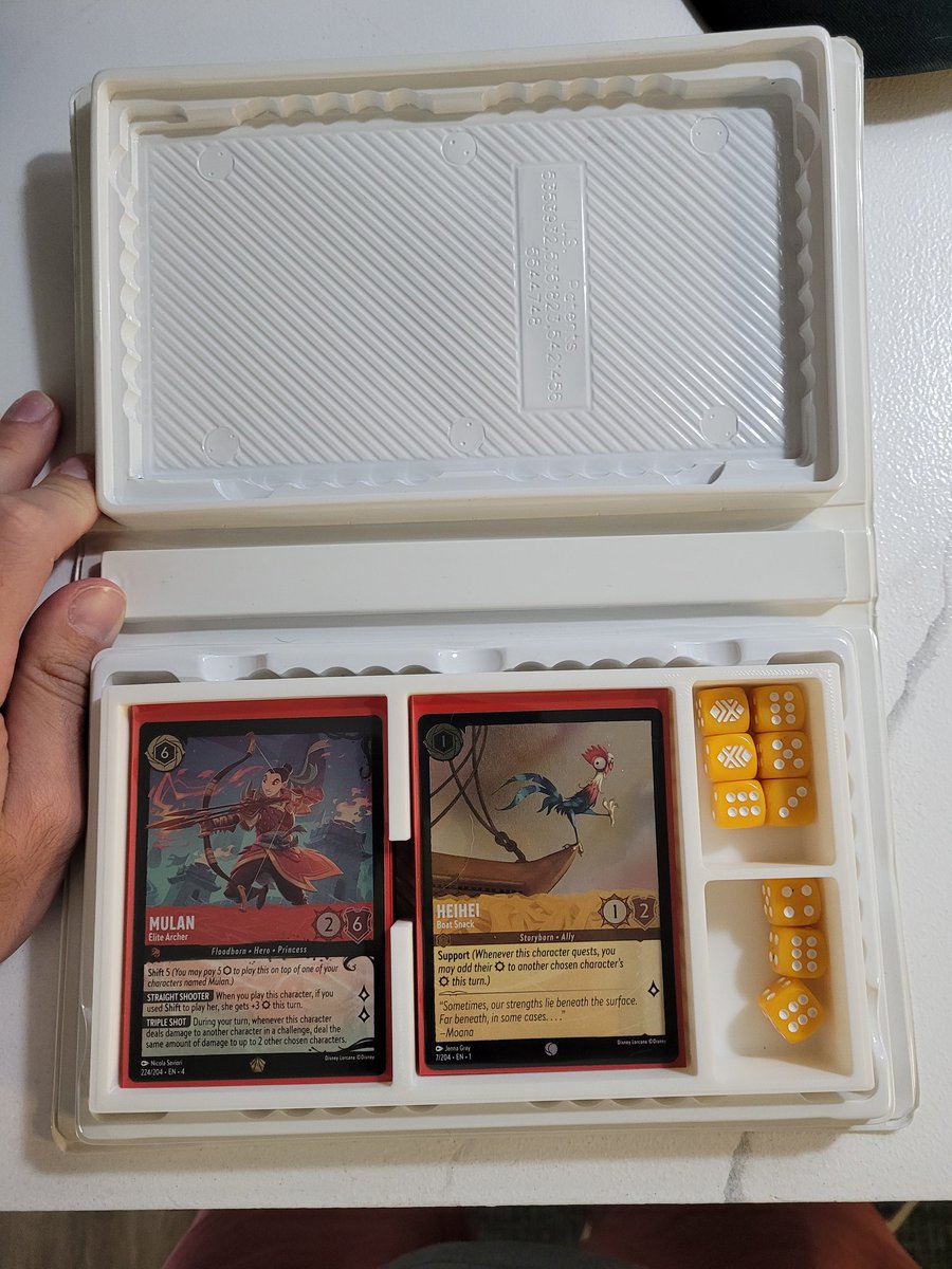 RedDaggerTV's tweet image. Enjoying the coop lorcana expansion. Super fun to build decks and fight Ursula on a range of 4 difficulties. She got us lastnight 40 to 38 but I'm coming back tonight don't you worry.