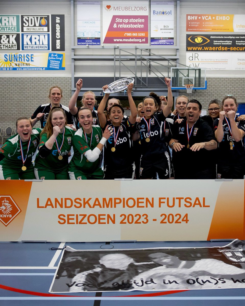 𝗞𝗔𝗠𝗣𝗜𝗢𝗘𝗡 𝗘𝗥𝗘𝗗𝗜𝗩𝗜𝗦𝗜𝗘 𝗙𝗨𝗧𝗦𝗔𝗟 𝗩𝗥𝗢𝗨𝗪𝗘𝗡 🏆
Gefeliciteerd, OS Lusitanos! 👏