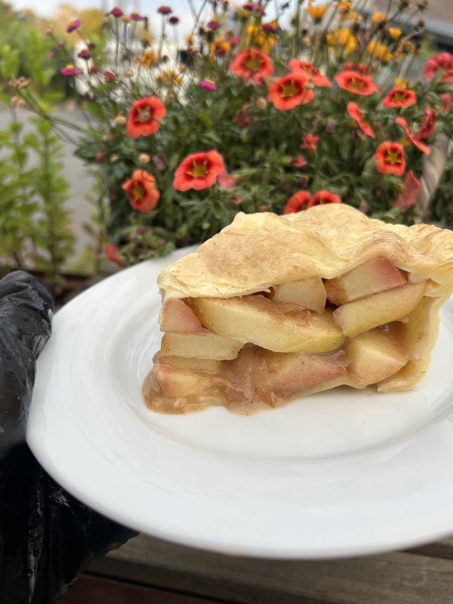 DivaQBBQ's tweet image. Apple pie from tonight’s class