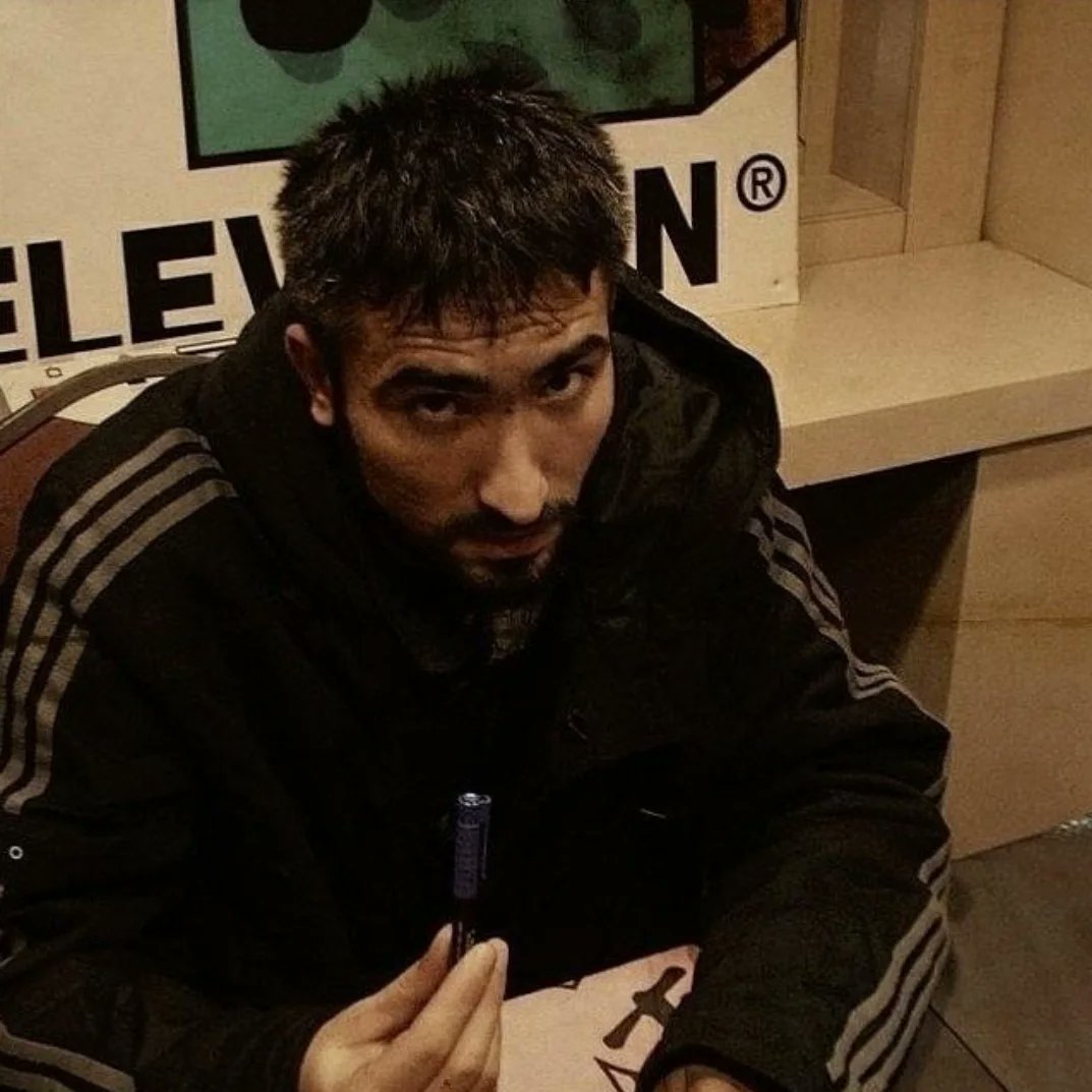 Bugünkü aklım olsaydı dün yaptıklarımı yapmazdım ama dün yaptıklarımı yapmasaydım bugünkü aklım olmazdı.