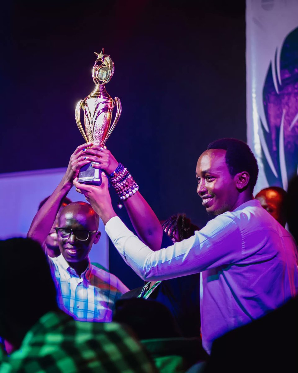 slam_jewe's tweet photo. 🤩 Félicitations à notre nouvelle championne NIKUZE Chrétienne, elle représentait la province de Gitega, elle représentera fièrement le Burundi🇧🇮 à la Coupe d'Afrique et du monde de slam poésie.

@franceauburundi @IFBurundi @IrisNews_ @andikamagazine https://t.co/Rwf3bZHRuQ