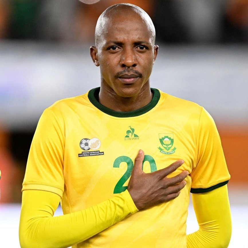 __tshwarelo's tweet photo. I understand why Rhulani wanted to take a bullet for Mudau, what a shift🇿🇦🇿🇦 Bafana Bafana needs to qualify for the world cup for him❤️ https://t.co/qw2znXMe6T