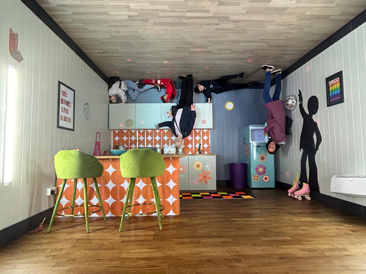Lyngreene11H's tweet photo. Upside down house madness!! #upsidedownhouse https://t.co/WOHl1FEmhi