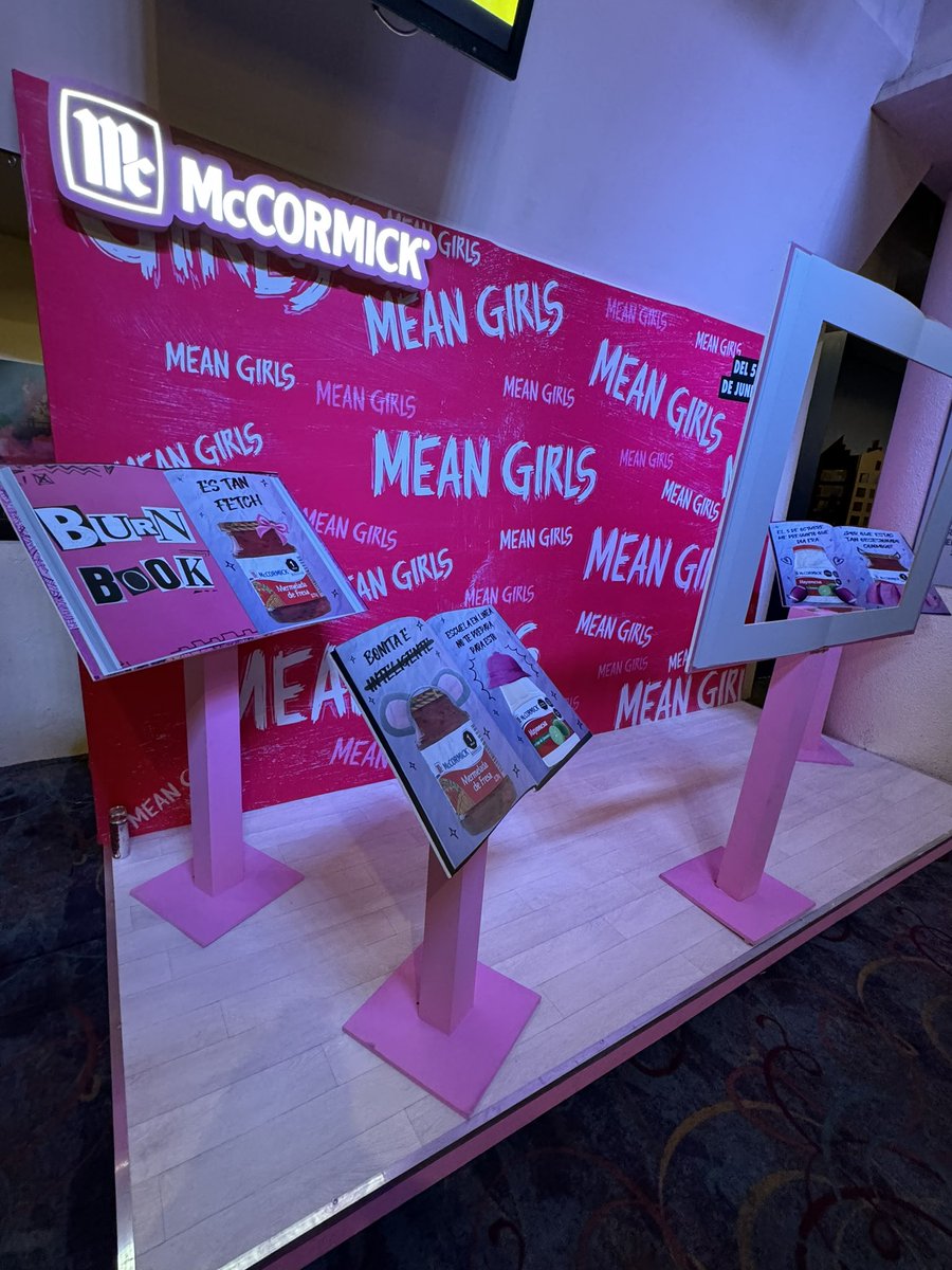 Hoy venimos a disfrutar de un musical que llega a CDMX desde Broadway gracias a <a href="/GouBroadwayTour/">Gou Broadway Tour</a> !!!

🎀So fetch🎀

Mean Girls!!!