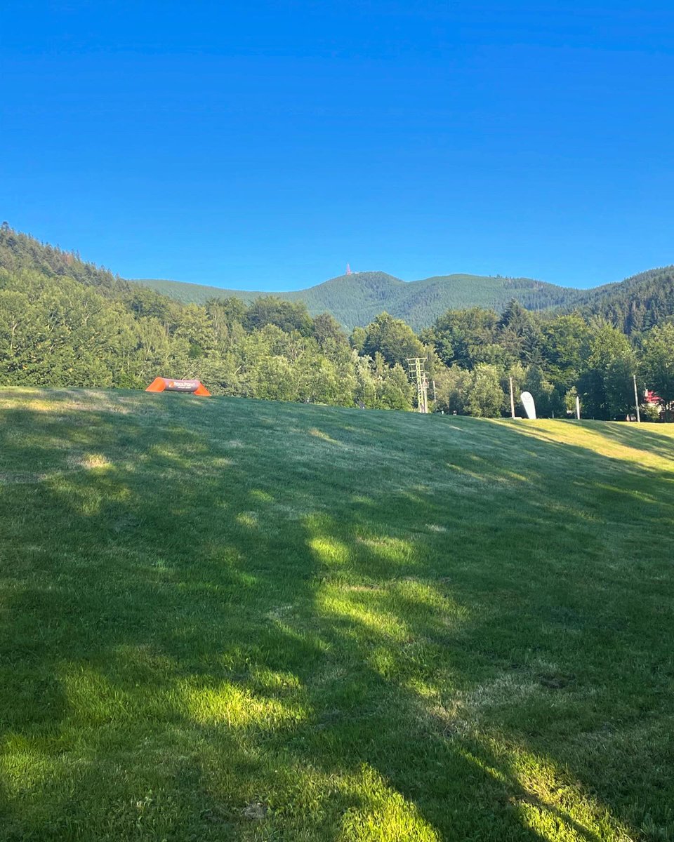 Lucias2106's tweet photo. Co bude zítra? Zítra bude LHUT. Lysohorský ultratrail, já Špunt jen 31 km. To bude taky legrace! Tak ráno na značkách! #lhut https://t.co/ncq0mbpJcf