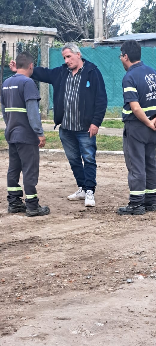 JuanCoronelZ6's tweet photo. Hoy se realizó arreglos de calle en el barrio la estrella en la calle isabel la católica de arguero a marco sastre gracias a la secretaria de obras públicas @JuanCoronelZ6 @AndresSalvaggio @jaimemendezh @SabiiiLop @NigroFrancisco https://t.co/8gyeox4sCM