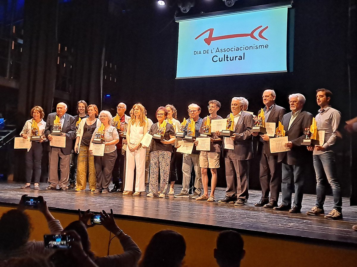 Hem compartit l'acte del Dia de l'Associacionisme Cultural, a Gràcia, amb els Pastorets de Balsareny, La Palma de Cervelló, Olesa de Montserrat i Sant Vicenç de Castellet, que celebren aniversaris. L'enhoraboba!