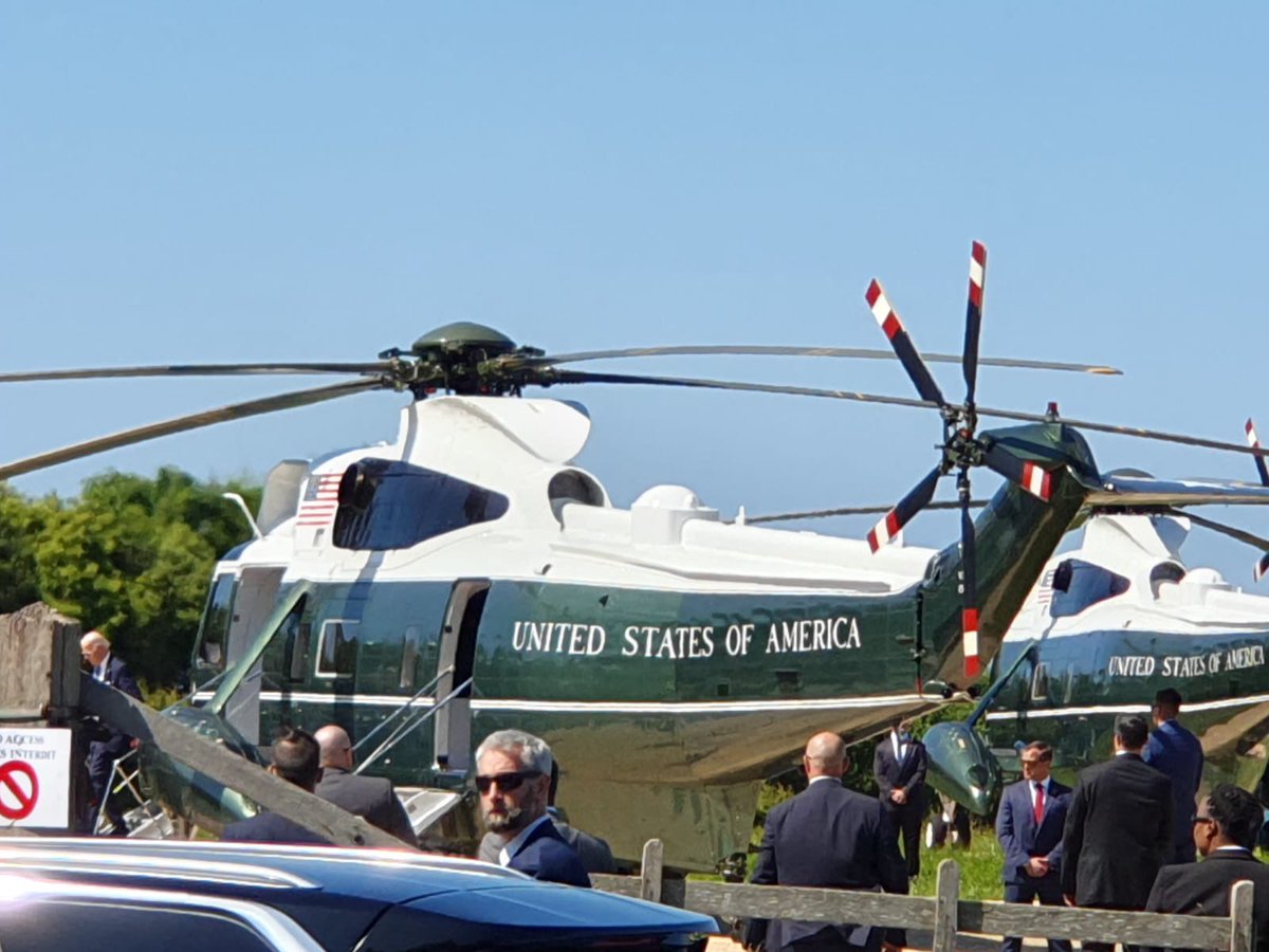 wimslebus's tweet photo. ….en dan sta je ineens dichtbij president #Biden in
#Colleville-sur-mer. 😚🇺🇸#Omahabeach #DDay #OperatieOverlord https://t.co/pGrpTvNgbL