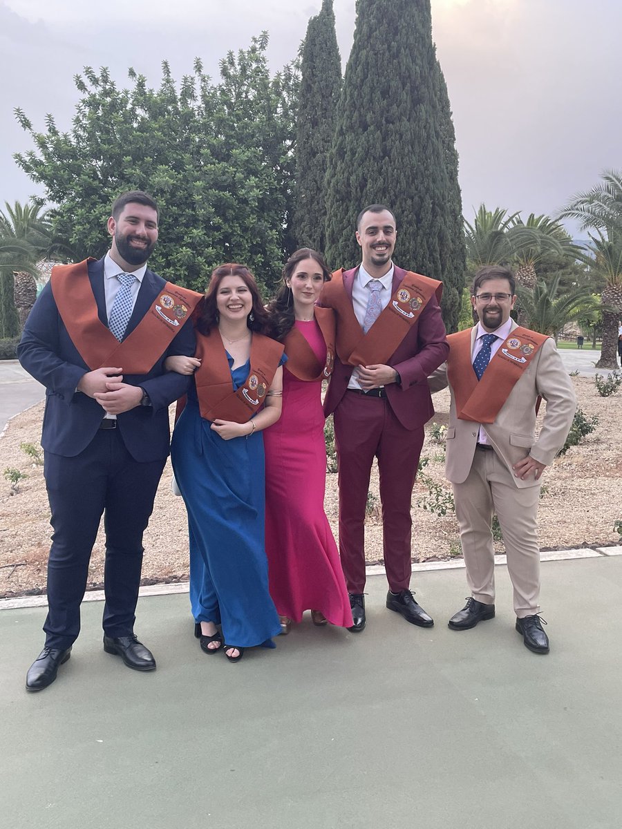 SotoWorld17's tweet photo. Esto es muy fuerte, hemos llegado al final. Qué bonito ha sido todo el trayecto ojalá poder vivirlo en bucle❤️‍🩹🎓 https://t.co/YCxmRlqOLc