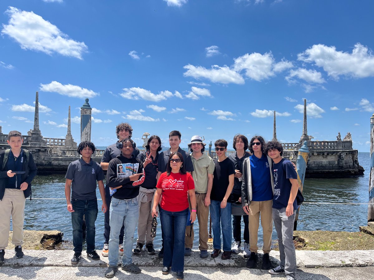 chanmast's tweet photo. Spanish classes End of the School Year Field Trip to Vizcaya. We have the best students in the world!!! https://t.co/WA4zysrD7W