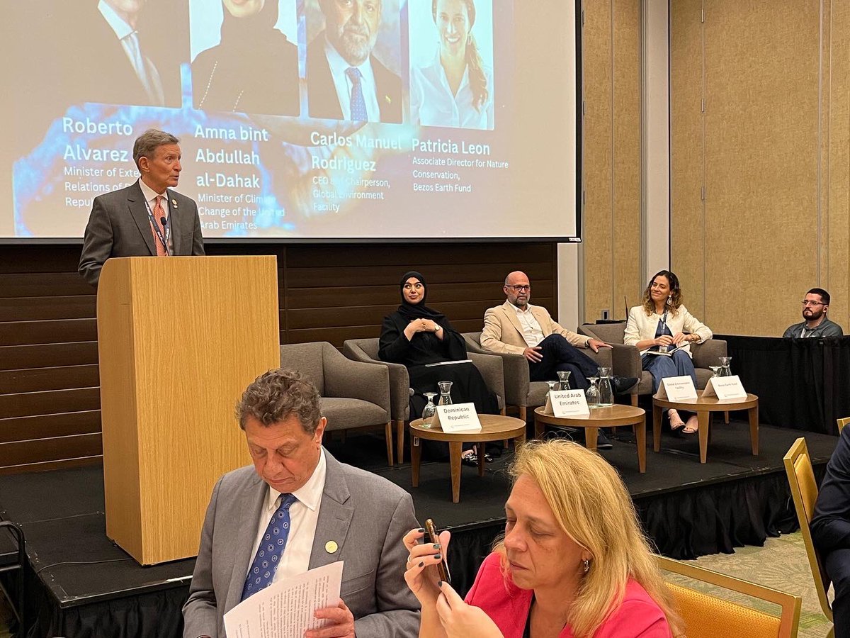 MIREXRD's tweet image. En el marco del “Evento de Alto Nivel Acción Oceánica: Inmersos en el Cambio”, el canciller @RobalsdqAlvarez participó como panelista en un almuerzo, invitado por el Ministerio de Ambiente y Energía de Costa Rica y la Coalición de Alta Ambición para la Naturaleza y las Personas.