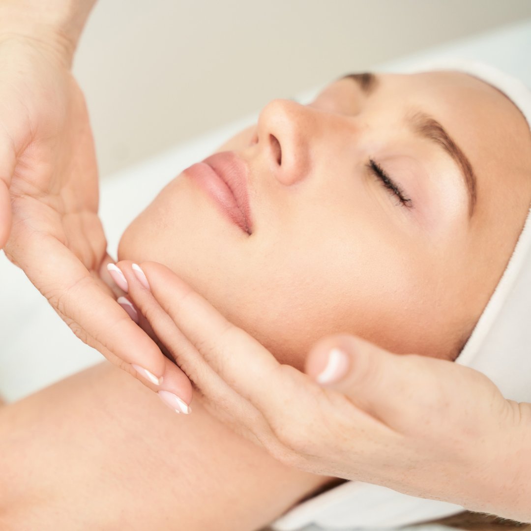 HotelArista's tweet image. Elevate your sense of bliss at Arista Spa &amp;amp; Salon, Naperville's only four-star spa. 

More at aristaspasalon.com

#hotelarista #luxuryhotel #chicagosuburbs #naperville #oakbrook #bestofnaperville2024 #forbessalon #spaandsalon #arista #luxurynaperville