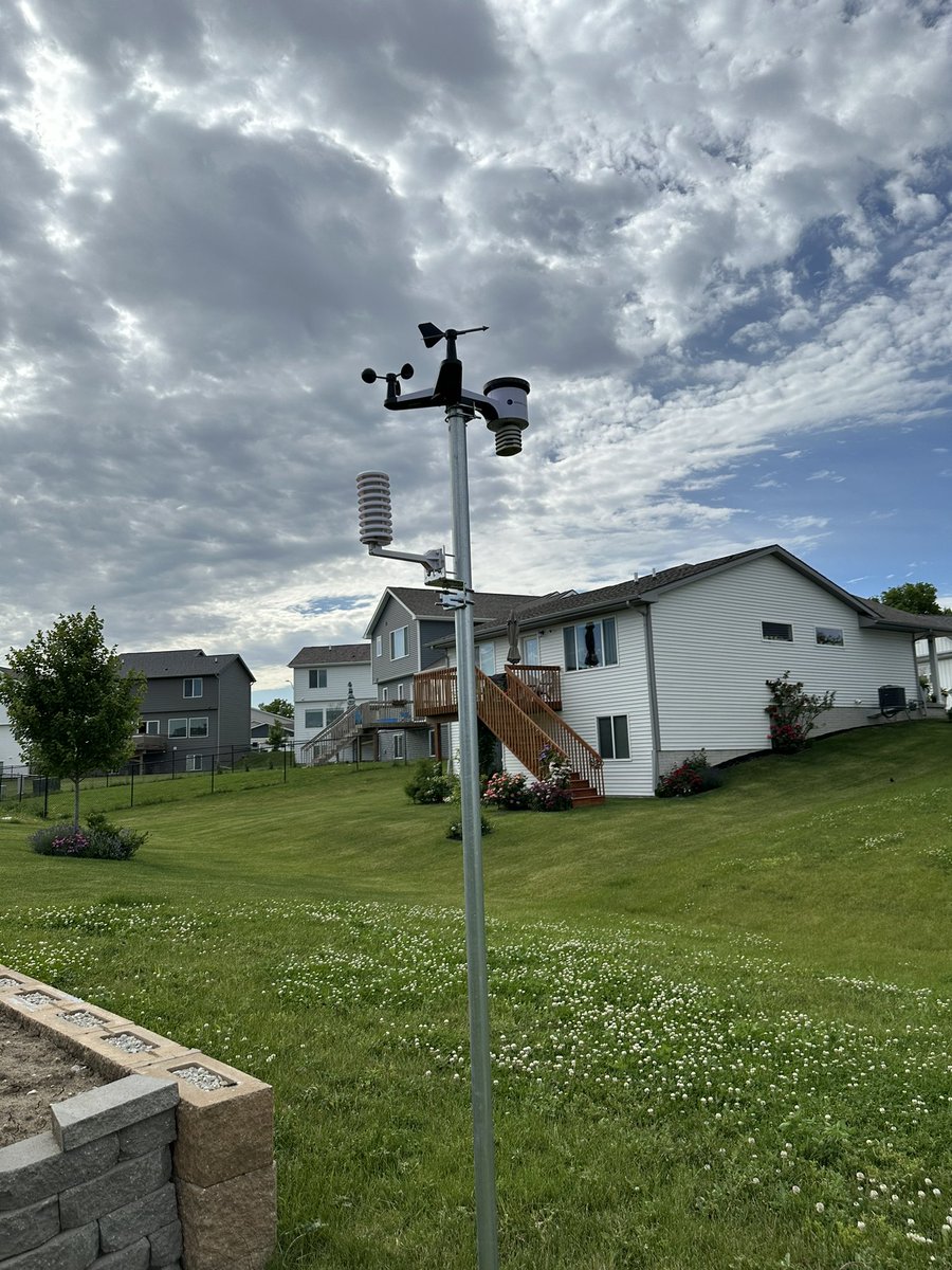 Got the weather station all set up here in West Des Moines, IA. <a href="/NWSDesMoines/">NWS Des Moines</a> #iawx