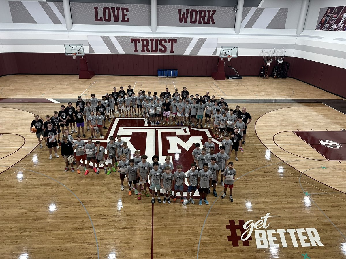 Session 2 of the <a href="/TeamCoachBuzz/">Buzz Williams</a> 🏀 Camp in the books 📚. Had a great week working with great coaches &amp; players (7th-12th graders). Session 3 on deck next week. #gb #gigem 👍🏻 <a href="/LukeHillin/">Luke Hillin</a>