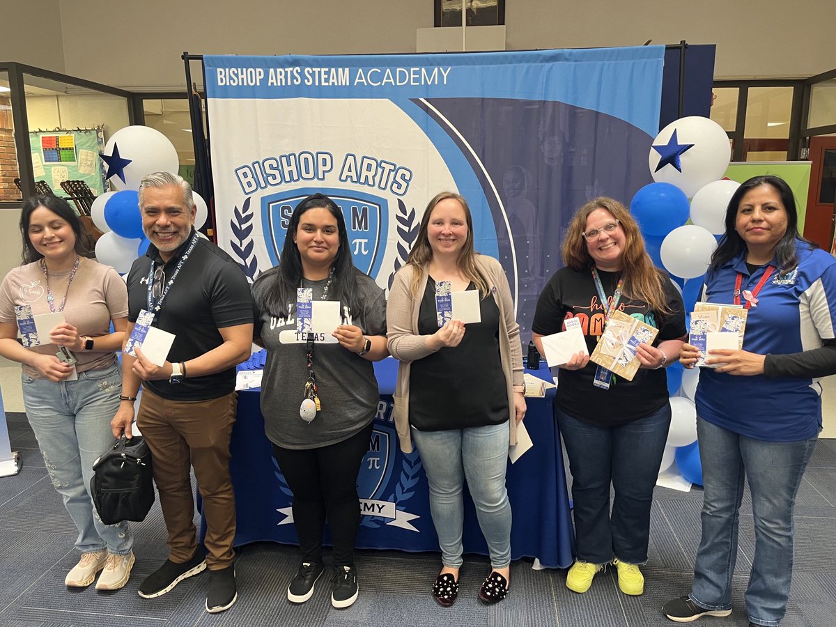 BishopArtsSTEAM's tweet photo. A huge thanks to ⁦@whosebooks⁩ for generously providing gifts for our team members honored for 5-25 years of service in ⁦@dallasschools⁩. We truly appreciate your support and your dedication to promoting reading in our community! 📚📖⁦@LourdesGarduno3⁩ https://t.co/yHuSzd3bAd