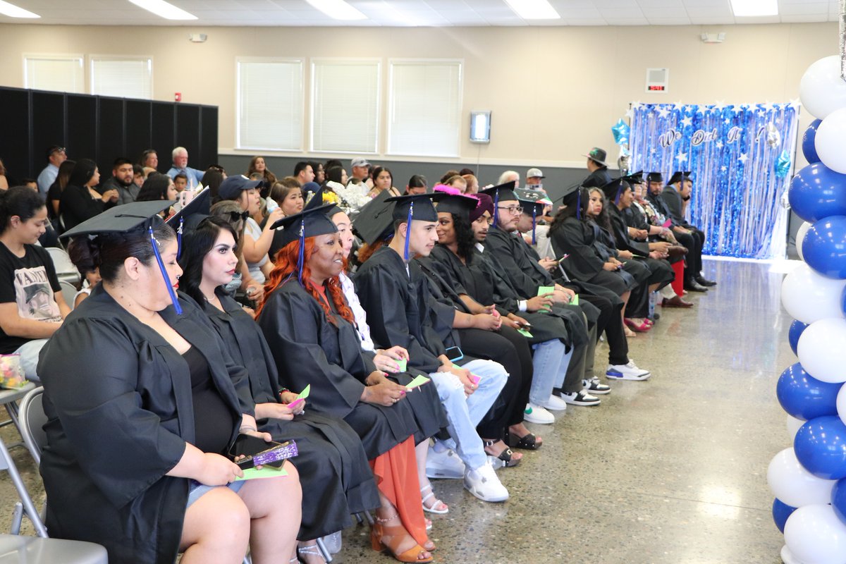 CeresAdult's tweet photo. Congratulations Class of 2⃣0⃣2⃣4⃣!!! 🎓 https://t.co/NAPUGGJ3f1