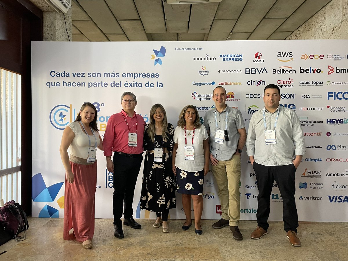 InnoVentures_cl's tweet photo. Con empresarios chilenos en misión de negocios en @Asobancaria Colombia 🇨🇴 

#internacionalizacion
#nuevosnegocios
#tecnologia
#Innovación 

@ChiletecOrg @prochileco @ProChile @Corfo_RM 
#RedMercado @czilleruelo https://t.co/tH7wpHVo0O