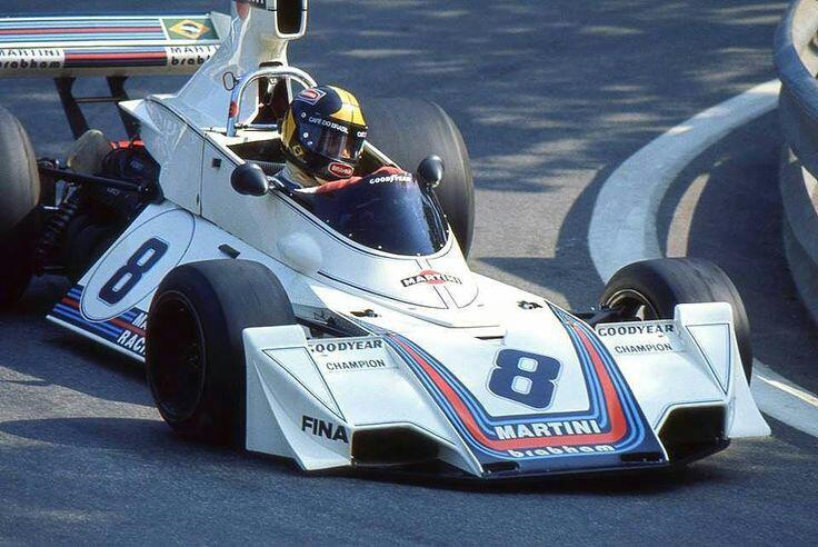 juanjoabsolut's tweet photo. Es 8, en aquellos #RacingSeventies algunos íbamos ya a los circuitos, en este caso a #Montjuic, 1975, y allí vimos a #CarlosPace en su #Brabham BT44B, que se vio implicado en el terrible accidente de la vuelta 25 @historacing @VicarioMartin @LM__ @Jose_ArmandoGH @horacio_porta https://t.co/h1AfyvrZ06