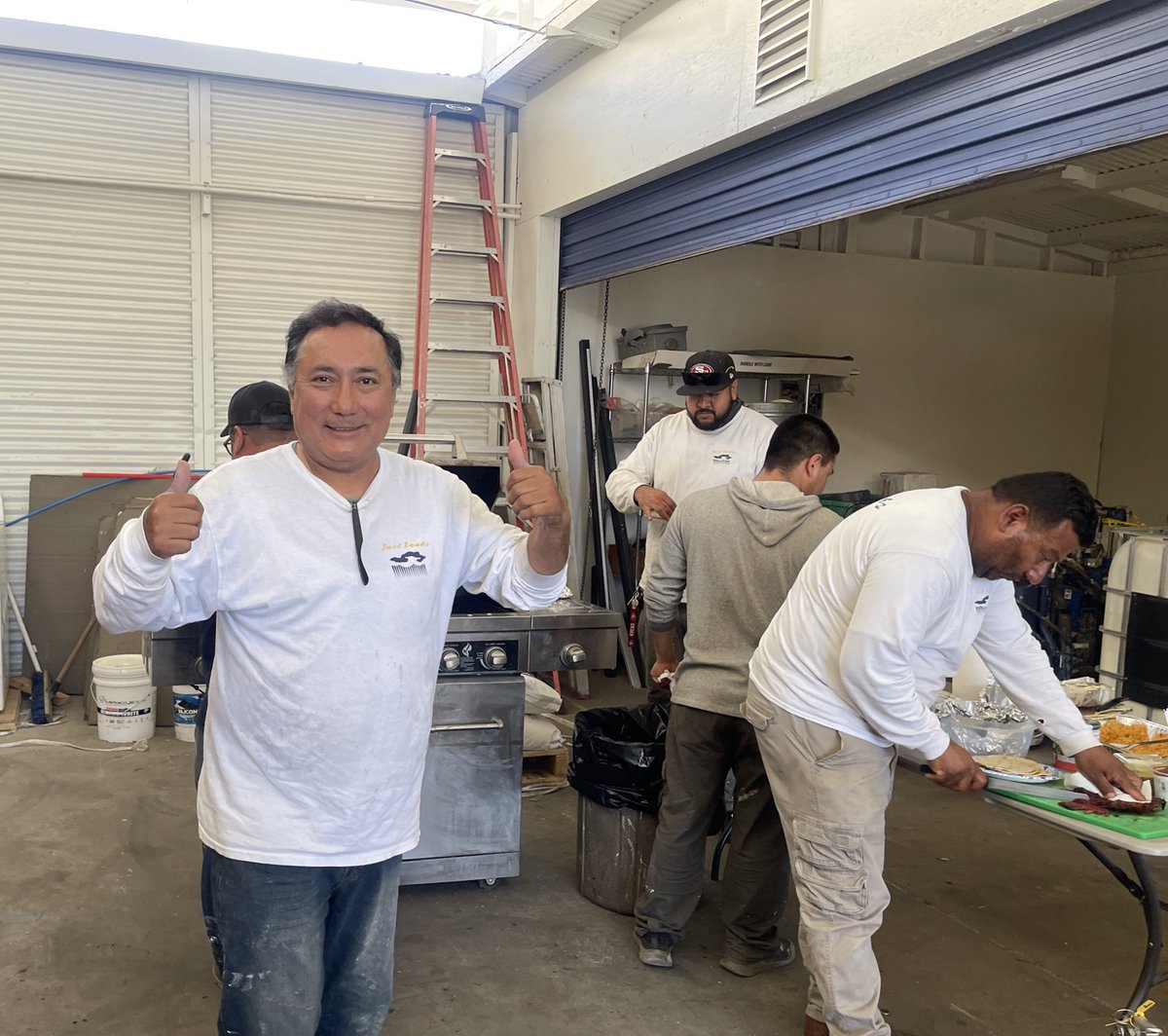 JustLeaksScott's tweet photo. Celebrating our team's hard work and dedication this National Roofing Week. #NationalRoofingWeek @NRCAnews https://t.co/ScY5zmS5hd