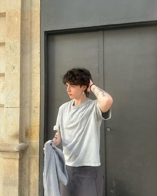 limoerizei's tweet photo. @chzotichaos 
𝒩ome: Cascão.
ℐdαde (16-18): 17.
𝒮exuαlıdαde: bissexual (transmasc).
𝒫ronomes: ele/elu. https://t.co/rkfcHFYRif