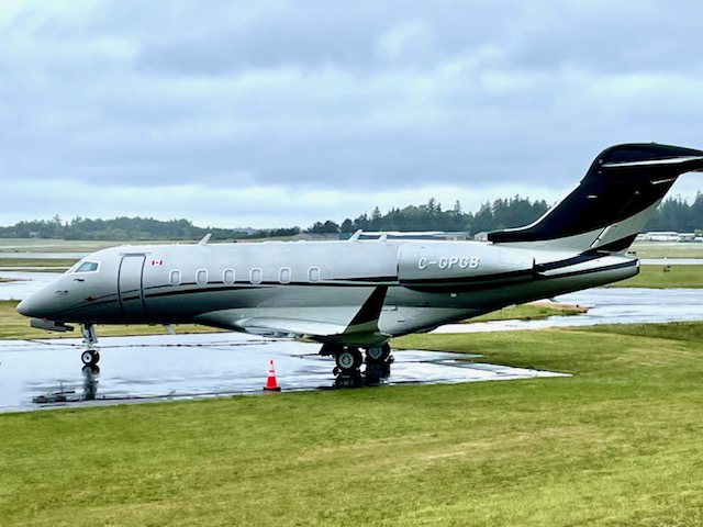 Victoria Int Airport tweet media