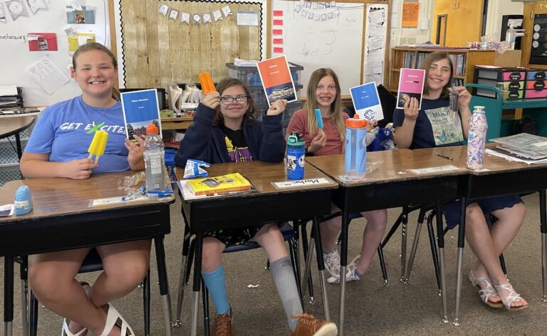 WriteReaderApp's tweet photo. Writing gives students the opportunity to share their thoughts and voices 💭 with others through an authentic audience. #creativeliteracy
https://t.co/1kWe1IvkXZ https://t.co/KjUezkK1oc
