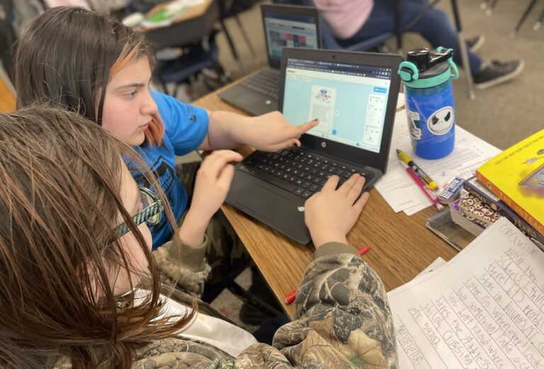 WriteReaderApp's tweet photo. Writing gives students the opportunity to share their thoughts and voices 💭 with others through an authentic audience. #creativeliteracy
https://t.co/1kWe1IvkXZ https://t.co/KjUezkK1oc