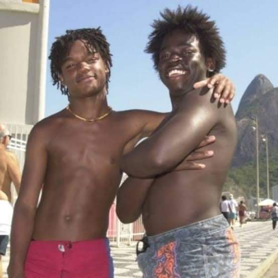 RelatosFrases's tweet photo. Amigo não pode ter inveja de amigo... https://t.co/RE0wUALoqk