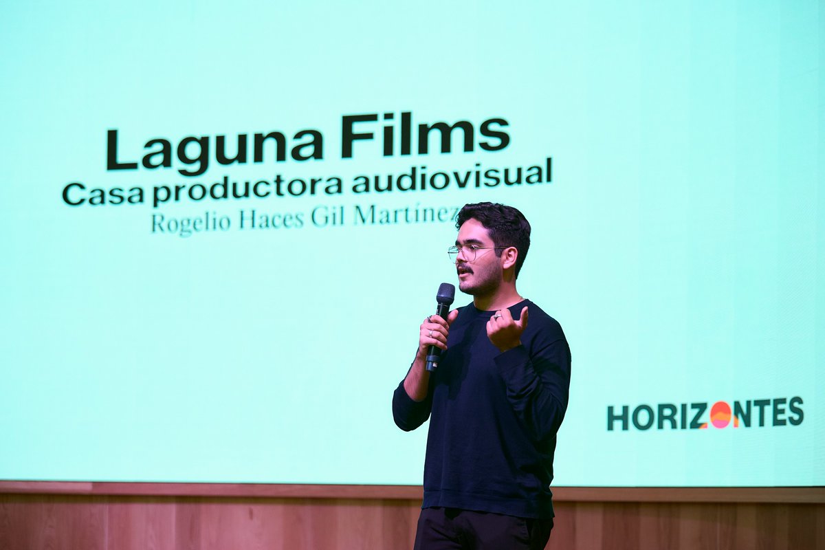 TECcampusQRO's tweet photo. ¡Así se vivió HORIZONTES! ✨
Estudiantes de Comunicación nos deslumbraron con sus proyectos finales en el Centro de Innovación y Tecnología Creativa - BLOQUE 🎬 . Fue una presentación llena de creatividad, innovación y emoción. 📽️
#EstudiosCreativos #Comunicación https://t.co/2eoOj0453K