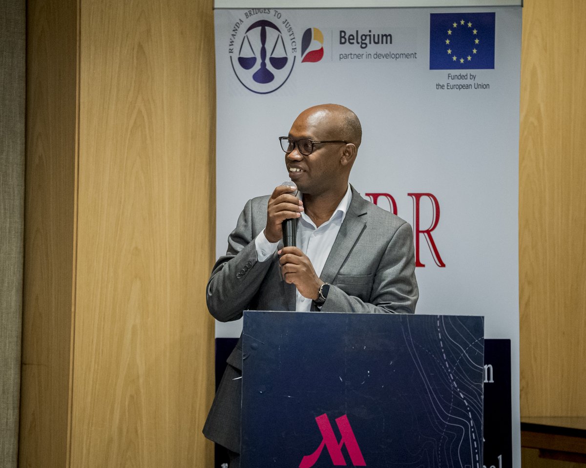 RwandaB2Justice's tweet photo. @RwandaB2Justice, @iPeace_GL, @IBJGlobal, @pfrwanda in liaison with @Rwanda_Justice &amp; @HumanRightsRW with @JusticeSectorRw stakeholders, held a roundtable on aligning UPR recommendations with the national plan &amp; awarded 6 human rights defenders,funded by @EUinRW &amp; @BelgiumRwanda. https://t.co/1TwQoKYp4b