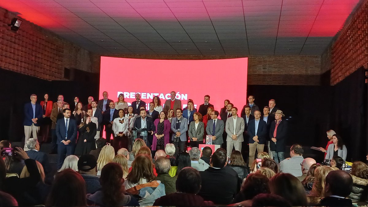 ICiudadano88600's tweet photo. #ElPaisQueNosDebemos 
Presentación del programa de gobierno del sector #Crece.
Vamos a cumplir los sueños de la gente!! @RobertSilvaUy @FHarguindeguy @PartidoColorado 
#Lista8️⃣1️⃣
#FanáticosDeLa81 https://t.co/FSgy5wf54Q