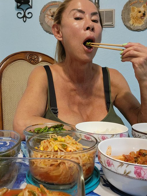 Yummy in my tummy. I put in my mouth. Taking bookings for July. Email Minkavip@gmail.com https://t.c