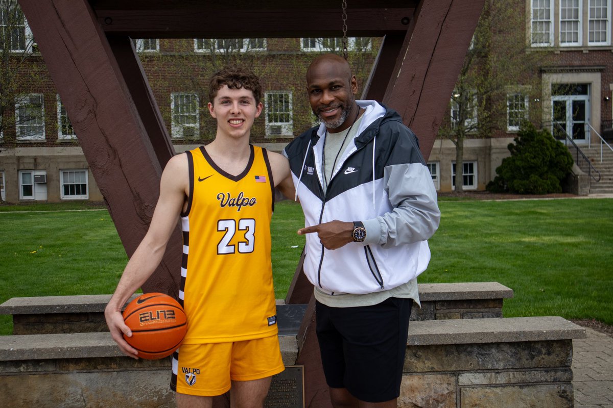 Valpo Basketball tweet media