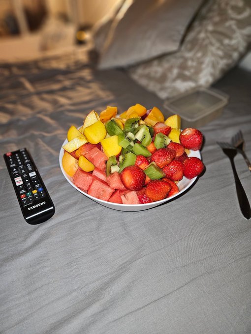 Kolorowych sn&oacute;w ❤️🍉🍓🥝🍑 https://t.co/cbUnLQVfF1