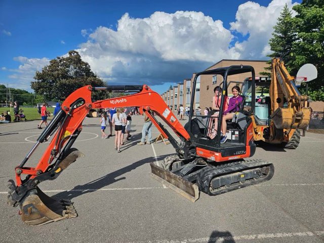 JamesStrathPS's tweet image. Oh what a night! Our community enjoyed a fun-filled evening together at our Spring Fling. #wearestrath @kprschools