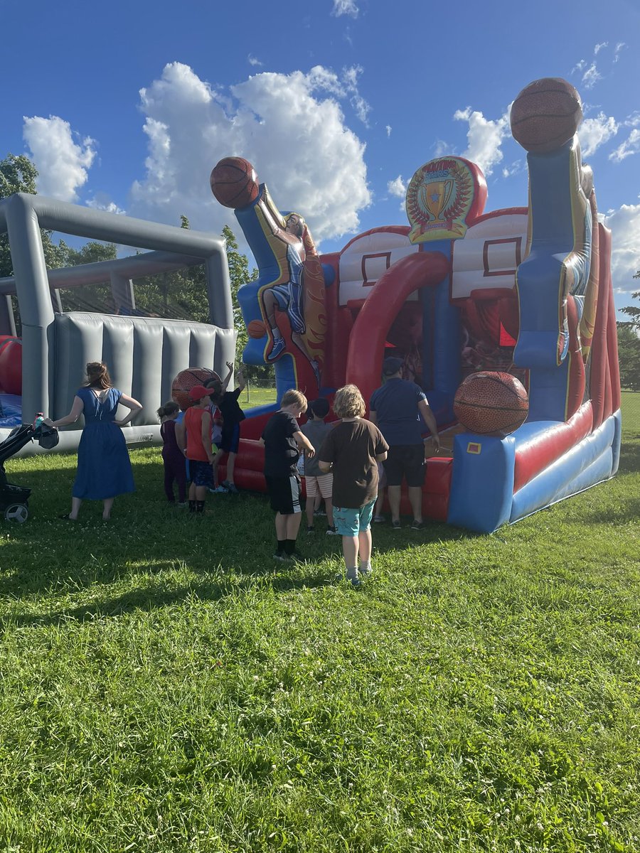 JamesStrathPS's tweet image. It was a night filled with games, obstacle courses, animals, pizza and even a circus demonstration! Spring Fling 2024 #wearestrath @kprschools