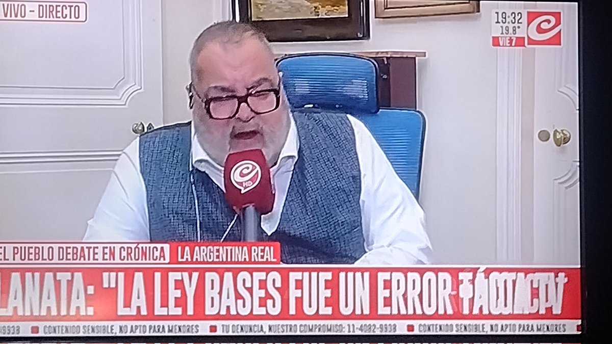 planeta_simios's tweet photo. Patético Lanata. Ya saliste en C5N con Rial y hoy en Crónica TV criticando al gobierno como cualquier Kirchnerista ensobrado de C5N. Habrá que reconocer que al menos V��ctor Hugo estuvo siempre de aquel lado y no como vos una puta Kirchnerista ensobrada........ Patéticaaaaaa !!!! https://t.co/KsmG8Yyk5u