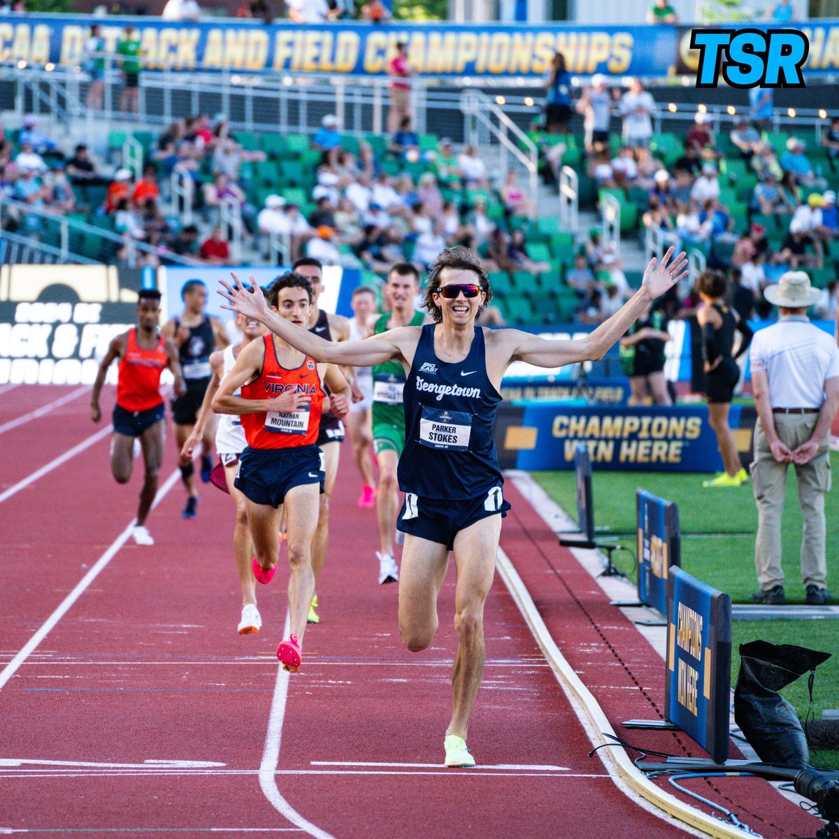 TheStrideReport's tweet photo. Talk about execution 😎

Parker Stokes of @HoyasTrackXC rips a clean 60.4 second final lap over the barriers to gap the field and capture the steeplechase National title in 8:24!!

📸 @AndrewLeMazing https://t.co/TYMTs5nzny