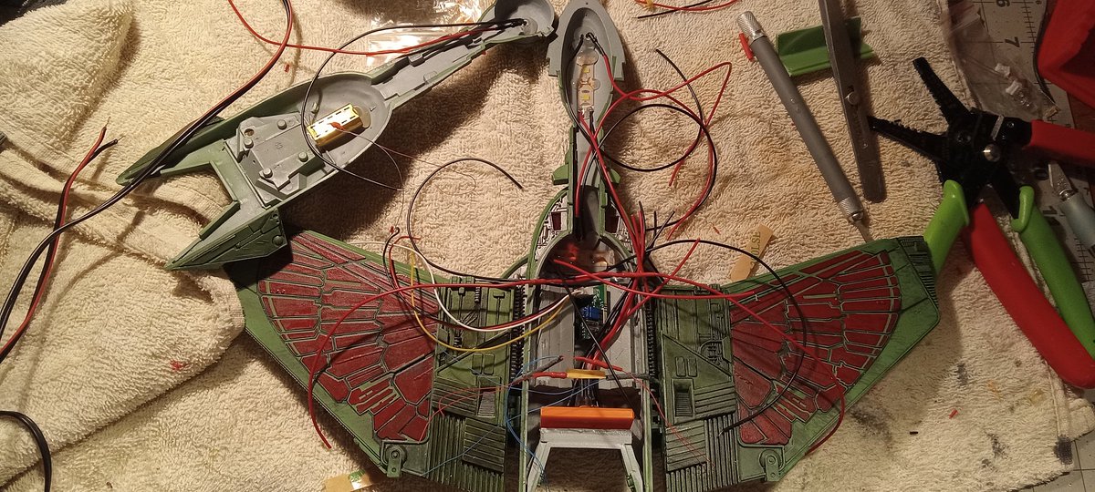 mkkellyabe's tweet photo. BOP 2 open heart surgery. On the home stretch! Thanks for being patient. This is a learning curve for me. I'll be doing more of these for Klingon aficionados! #JFFScaleModels #scalemodellers #scalemodelers #StarTrek #starship #StarTrekTOS #StarTrekTNG #StarTrekDS9 #scalemodeling https://t.co/2vJHqrbC9w