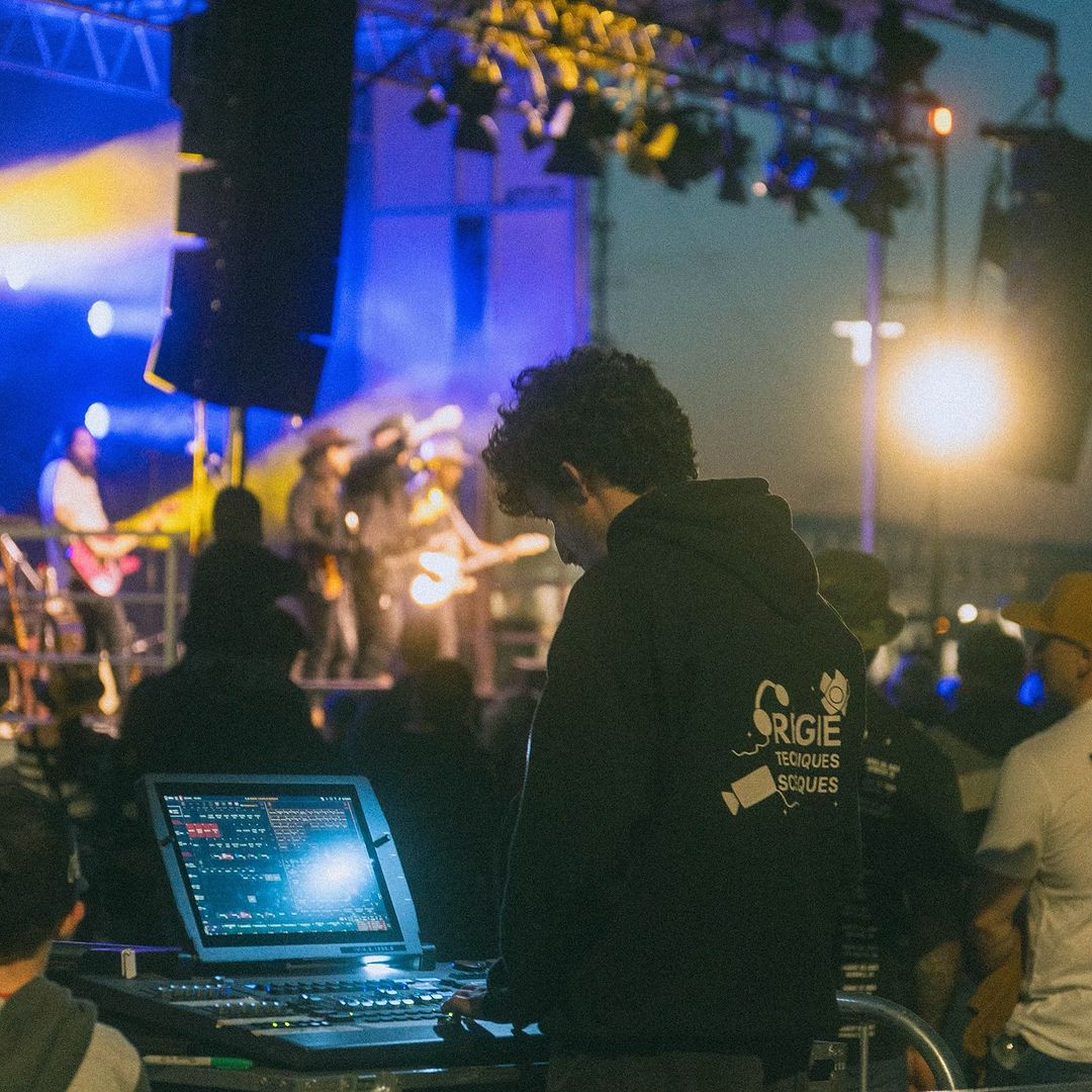 ControlObsidian's tweet image. Christopher Daigle at the opening of Quai Paquet 2024 using the #NX4 

#Obsidiancontrol #lightingdesign