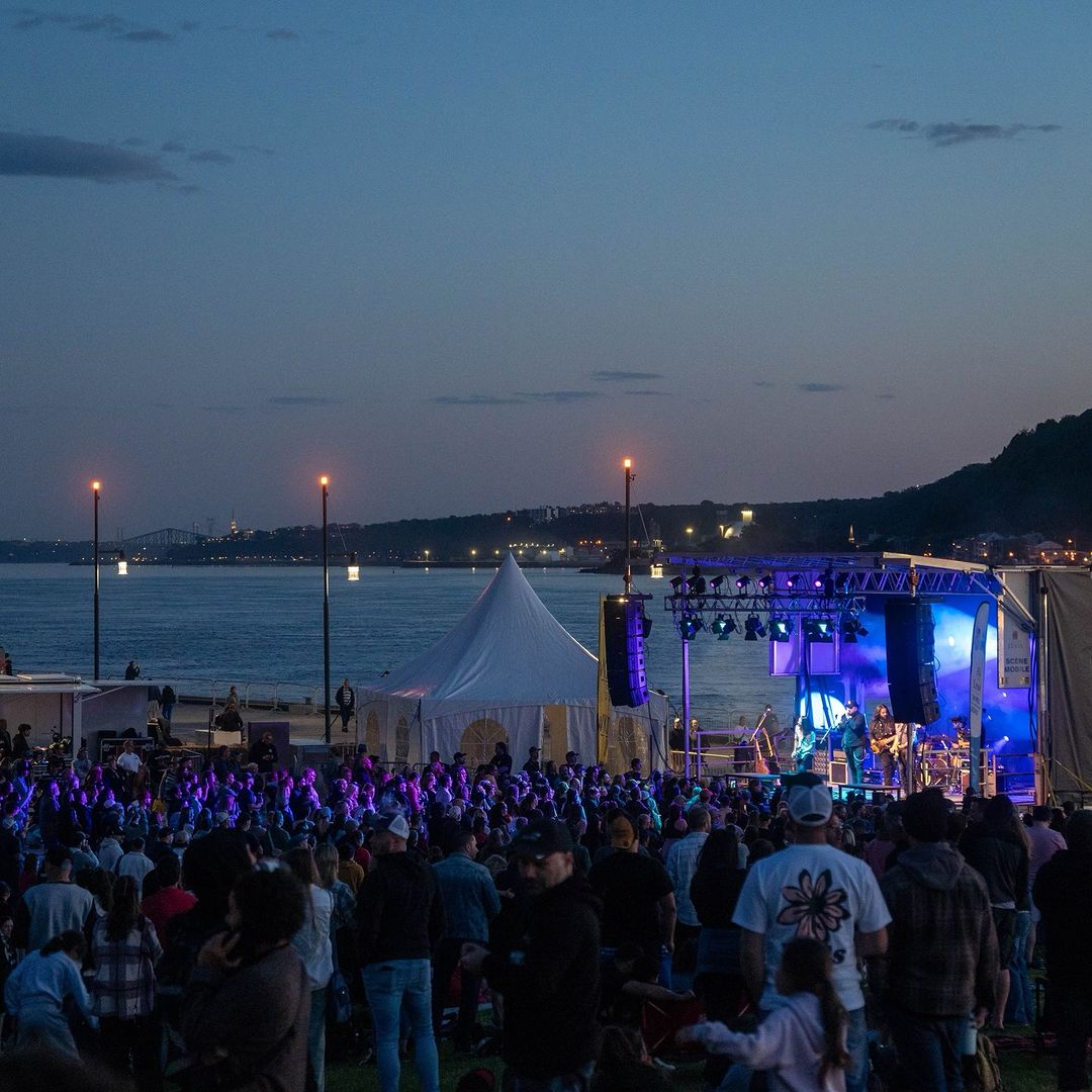 ControlObsidian's tweet image. Christopher Daigle at the opening of Quai Paquet 2024 using the #NX4 

#Obsidiancontrol #lightingdesign