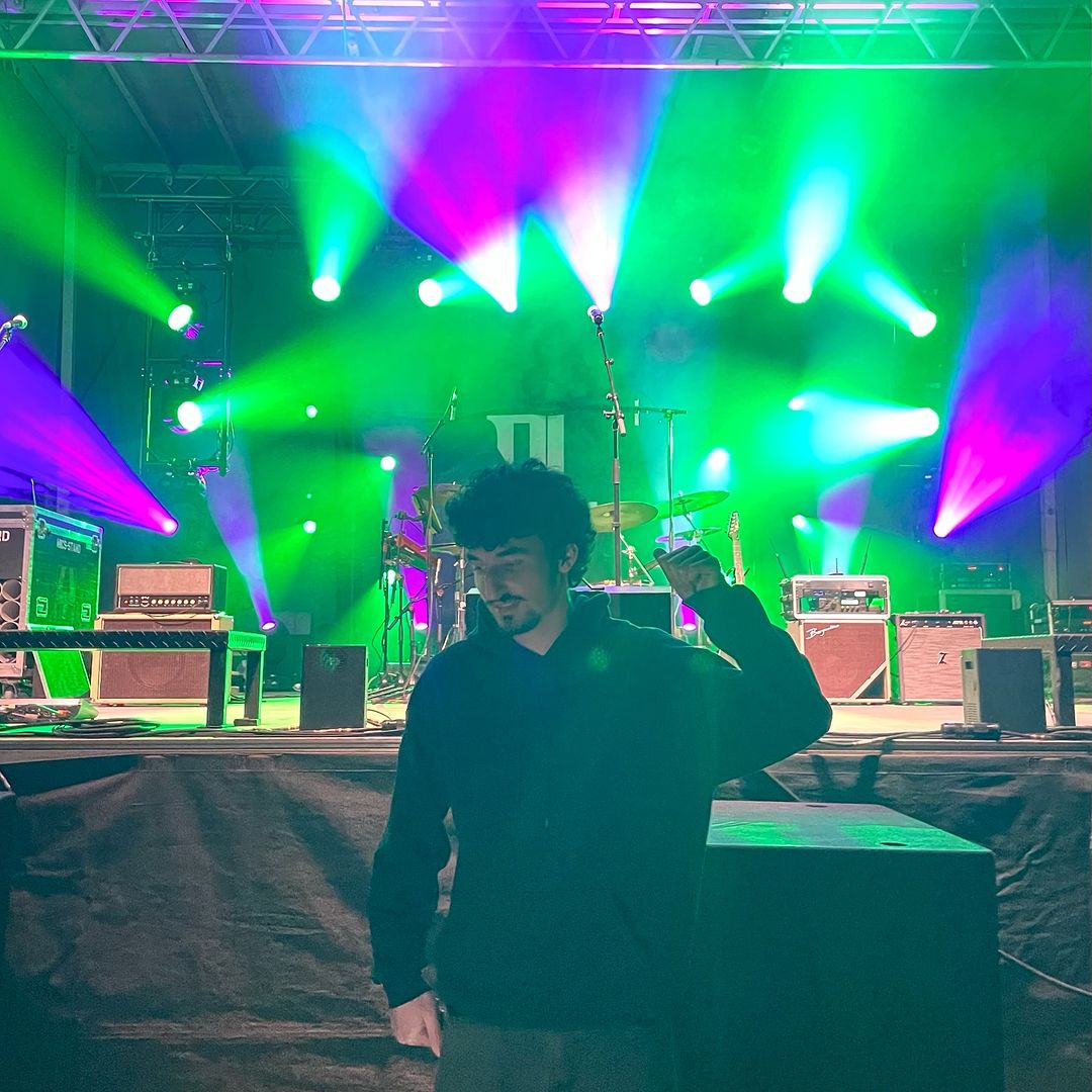 Christopher Daigle at the opening of Quai Paquet 2024 using the #NX4 

#Obsidiancontrol #lightingdesign