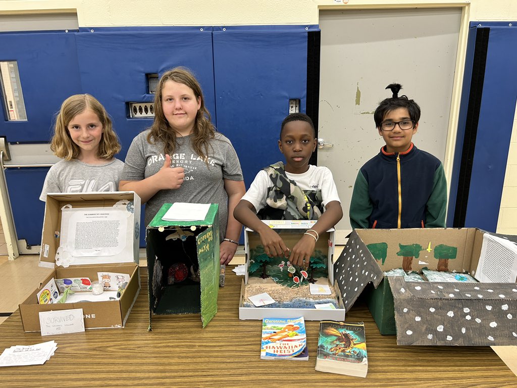 MsADunnigan's tweet photo. This week 4/5 students hosted a gallery walk where they shared their “Book in a Box” projects with their fellow Knights! They had great conversations about their books and what makes them special! Great work 4/5! 📚📖👏🏼 @stmhagersville https://t.co/3zCtF01iYf