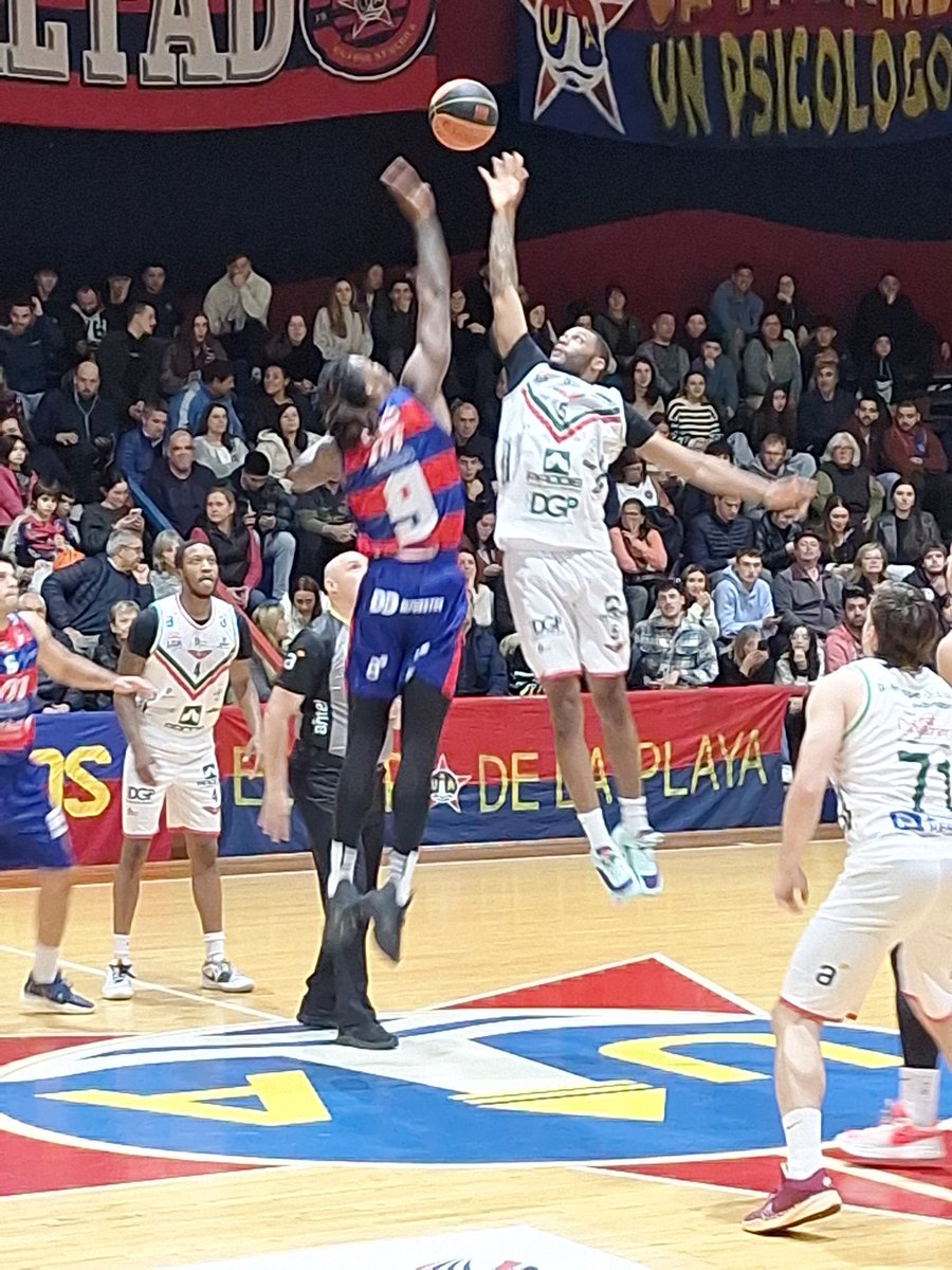 CVerdirrojo's tweet image. Comienza el partido 

Vamos #Verdirrojo  💪