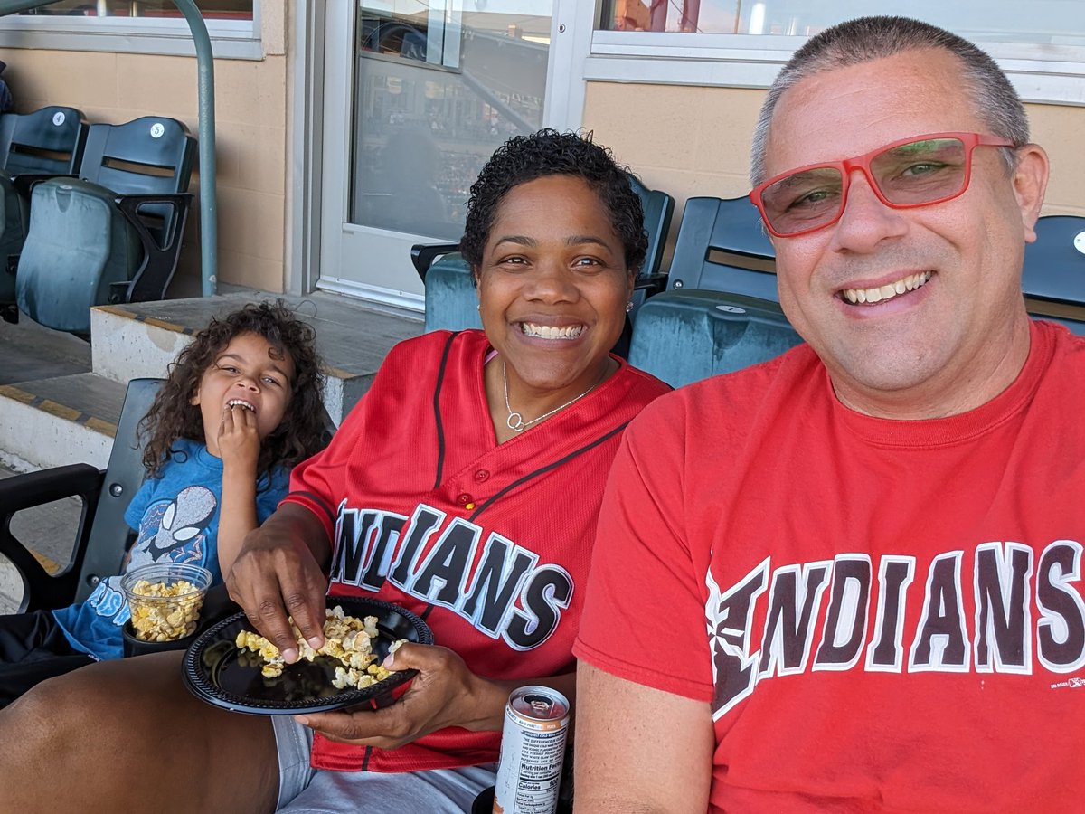 GirlDadMedia's tweet photo. Friday Night Baseball! Go Indians!!
#atthevic https://t.co/mxmXZMeq99
