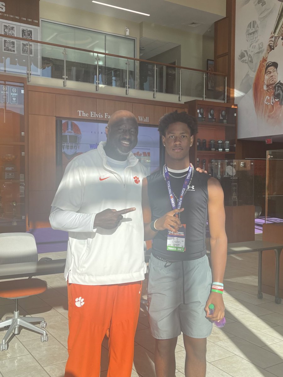 Certifixd_KJ's tweet photo. #AGTG After a Great Camp and Extraordinary Conversation With @CoachRumph I am Blessed & Grateful To Receive an Offer From @ClemsonFB
#BooksFirst
@iamcoachrock
@CoachJelks @DukestheScoop @Hayesfawcett3
@RecruitGeorgia
@ClemsonTigerNet @samspiegs @247recruiting @AnnaH247 https://t.co/bwWT68j5Zg