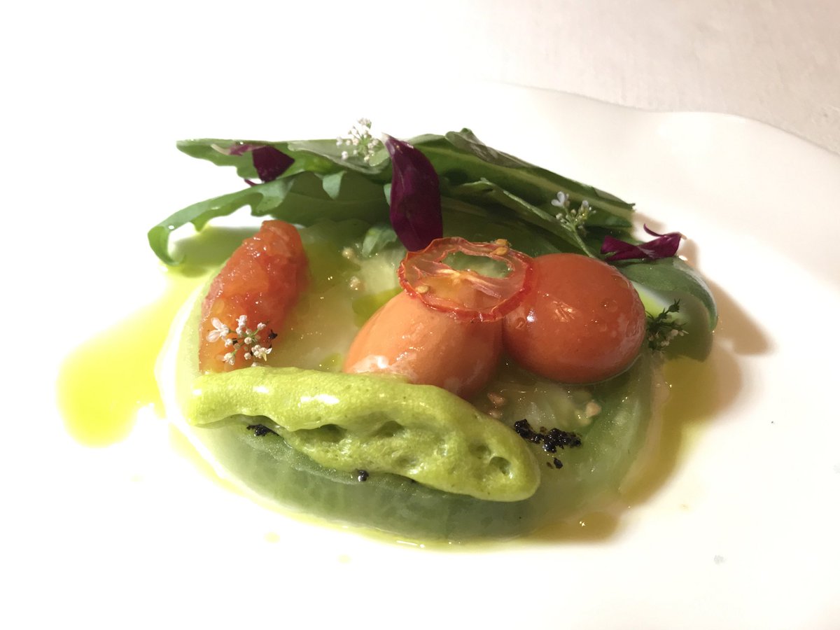 commecestbon's tweet photo. So delicious tomato variations : ’Heirloom Tomato-Black Olive- Cosmos’ with ‘tomato gazpacho’, pink ‘tomato brioche’ &amp; butter fake tomato, by French chef #ThierryDrapeau.

#ChaînedesRôtisseurs #OMGD  #Michelinstar  #SignatureBangkok #commecestbon #สายกิน #foodies #เชฟมิชลิน https://t.co/uY8ahKROND