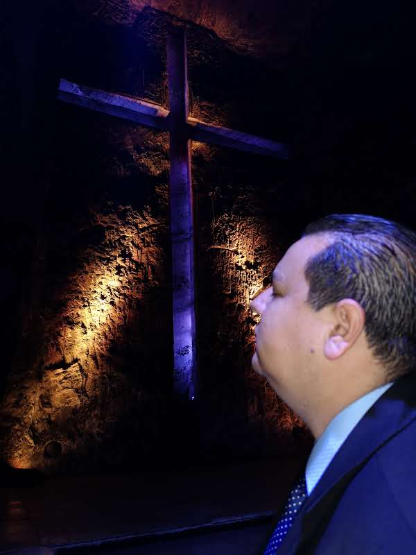 FreeJavierTaraz's tweet image. Hoy #7Junio suma 1071 días de detención arbitraria Javier Tarazona, director de @FundaREDES_, docente universitario, investigador y defensor de DDHH. Está detenido injustamente desde el 02/07/2021.
La defensa de los DDHH no es un delito. @KarimKhanQC
#LiberenAJavierTarazona