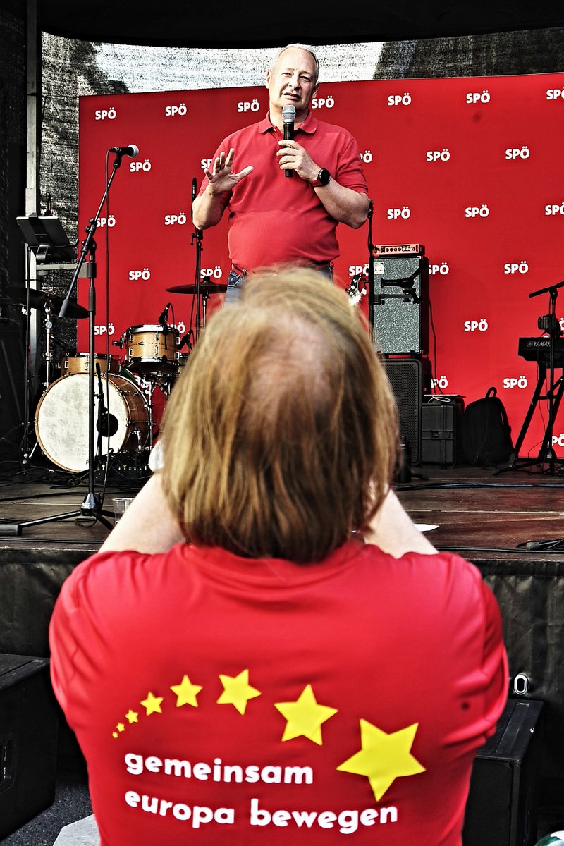 apex_archive's tweet image. EU-Wahlkampfabschluß der #SPÖ:
Gute Stimmung und Zuversicht bei den KandidatInnen Evelyn #Regner und Andreas #Schieder und beim Wahlvolk am Wiener Yppenplatz.

#EUwahl #EUwahl24 #SPOE @SPOE_at