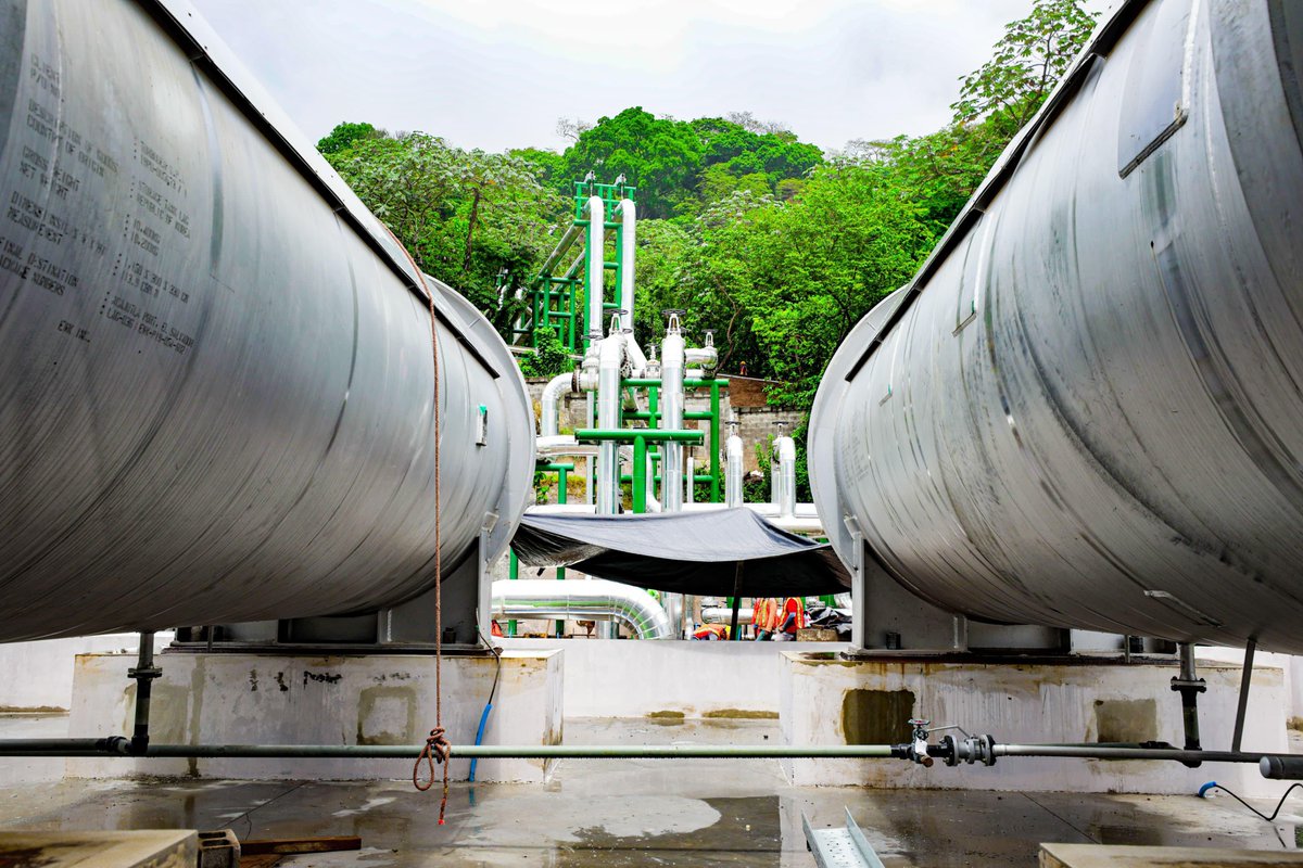 nayibbukele's tweet photo. We have increased the capacity of our geothermal plants by 10% by essentially recycling the water vapor in a binary cycle.

More clean energy, continuous, 24/7, and harnessed from our volcanoes without the need to import hydrocarbons

Now, we’re going to fix the economy 🇸🇻🌋 https://t.co/wEDLXDolBa
